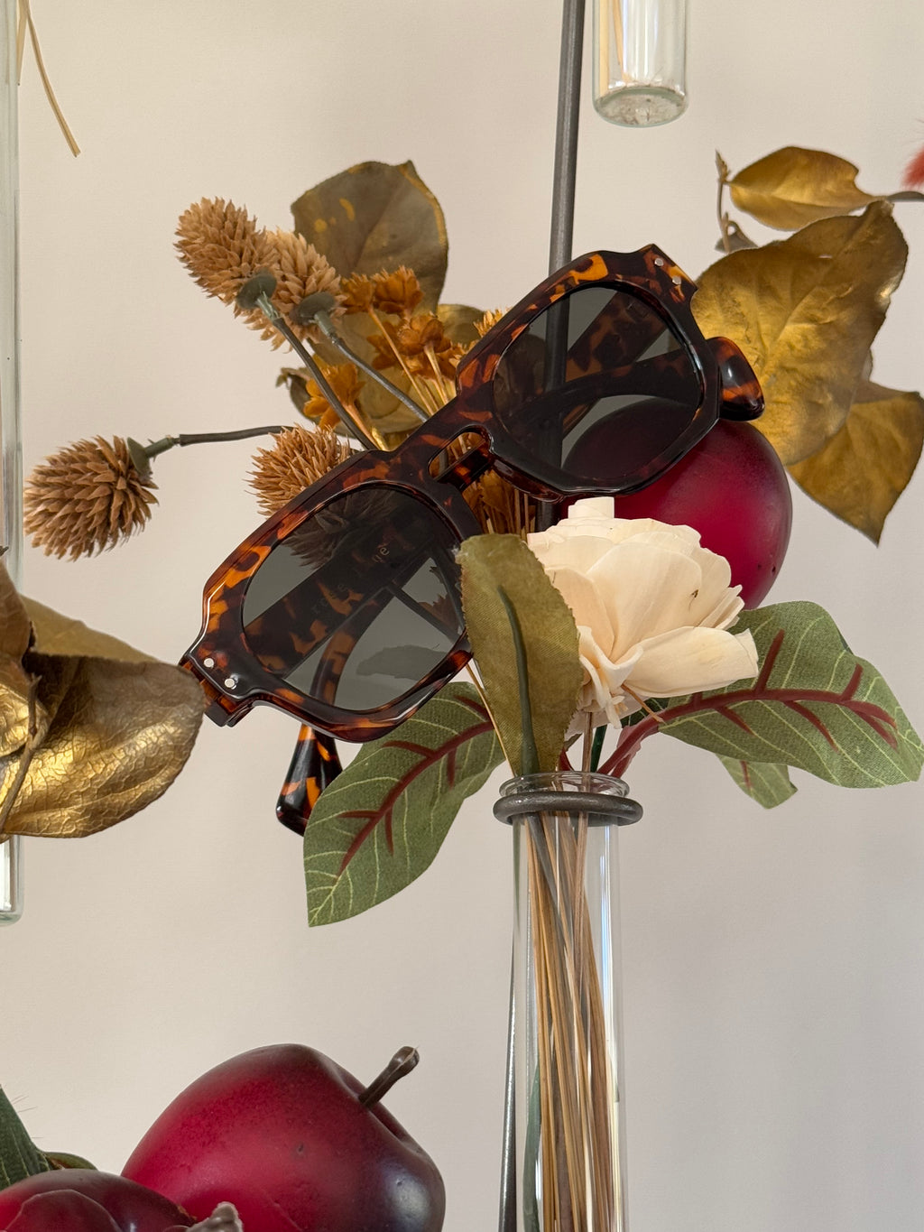 tortoise shell sunglass